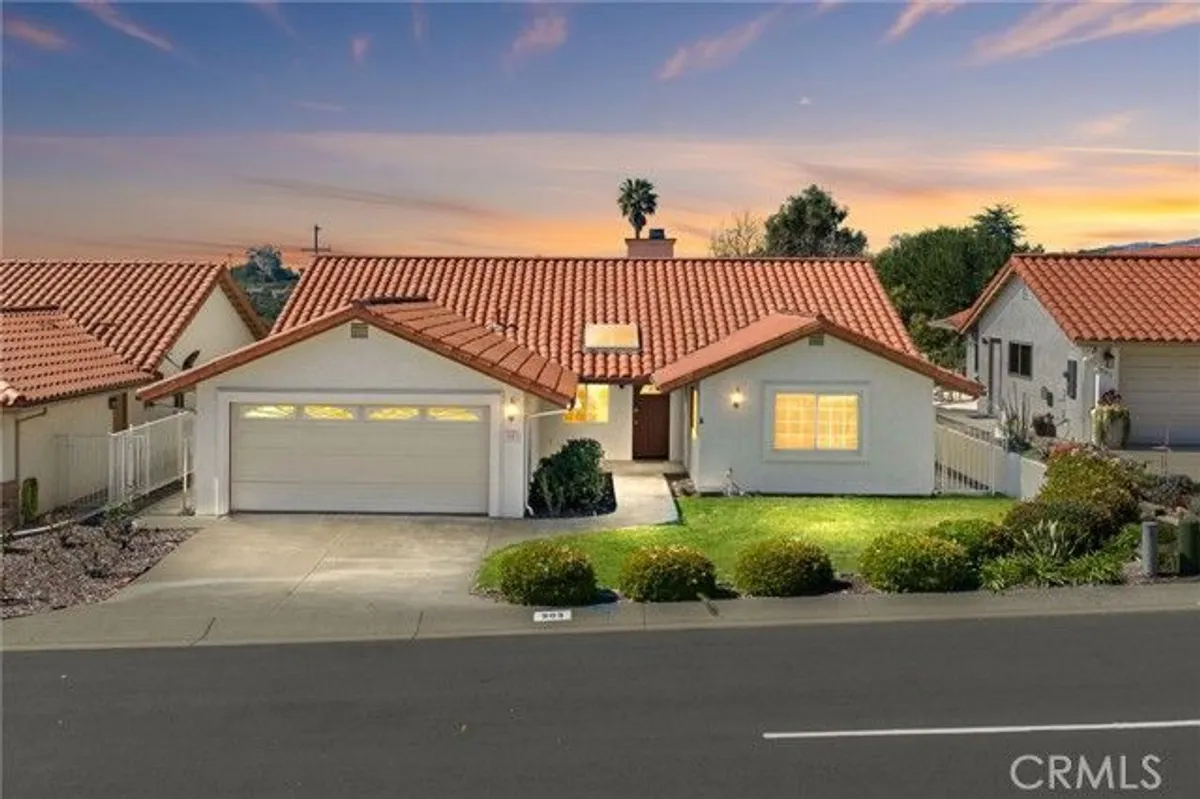 Property Slideshow image 1 of 50 | 903 crescent bnd, Fallbrook, CA, 92028