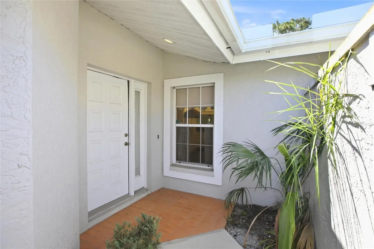 Property Slideshow image 1 of 47 | 5576 country club way 5576, Sarasota, FL, 34243