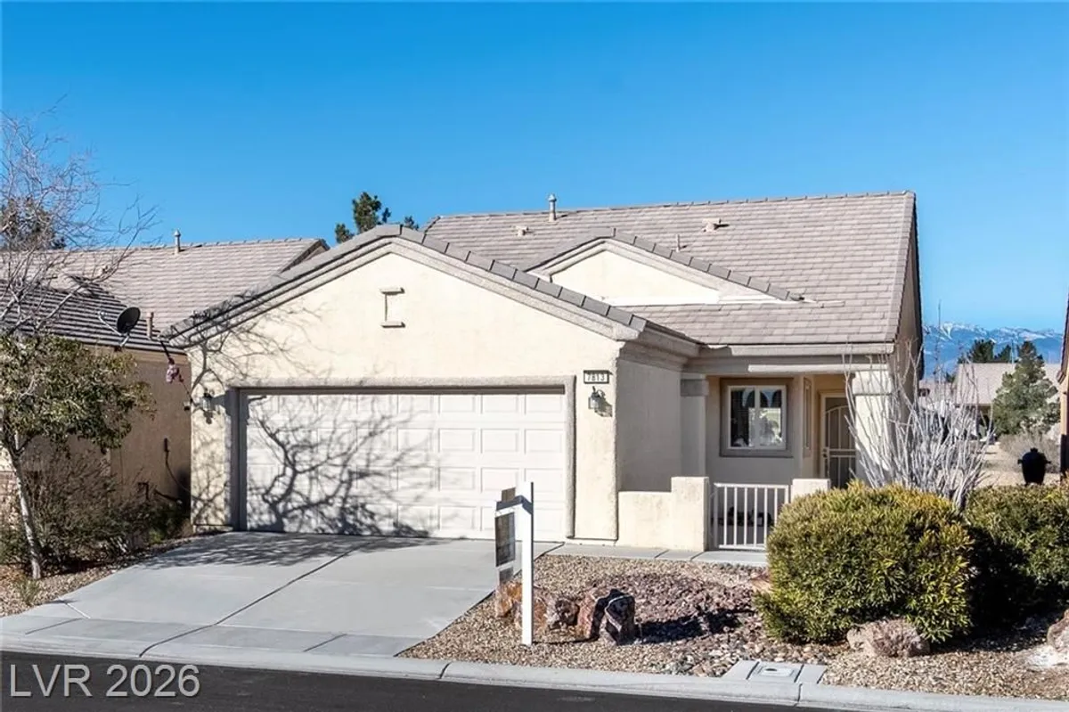 Property Slideshow image 1 of 28 | 7813 homing pigeon st, North Las Vegas, NV, 89084
