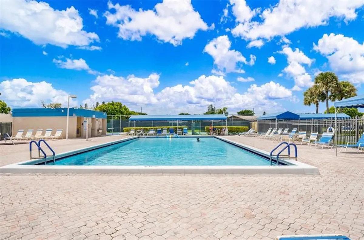 Property Slideshow image 1 of 24 | 5250 las verdes cir apt 317, Delray Beach, FL, 33484