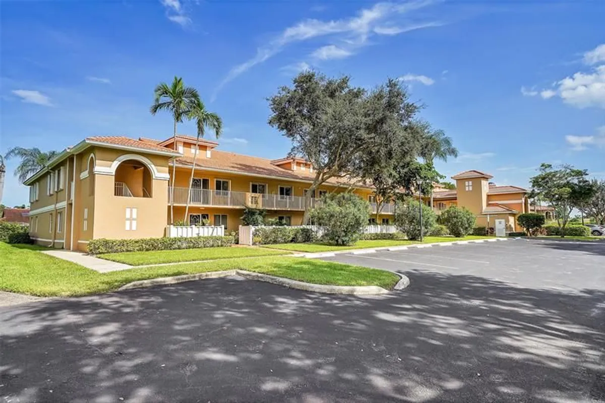 Property Slideshow image 1 of 36 | 5876 regal glen dr 201, Boynton Beach, FL, 33437