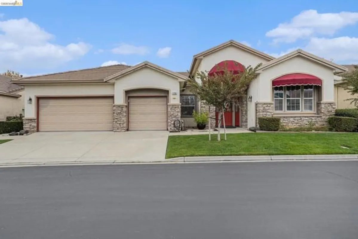 Property Slideshow image 1 of 37 | 729 richardson dr, Brentwood (Cc), CA, 94513