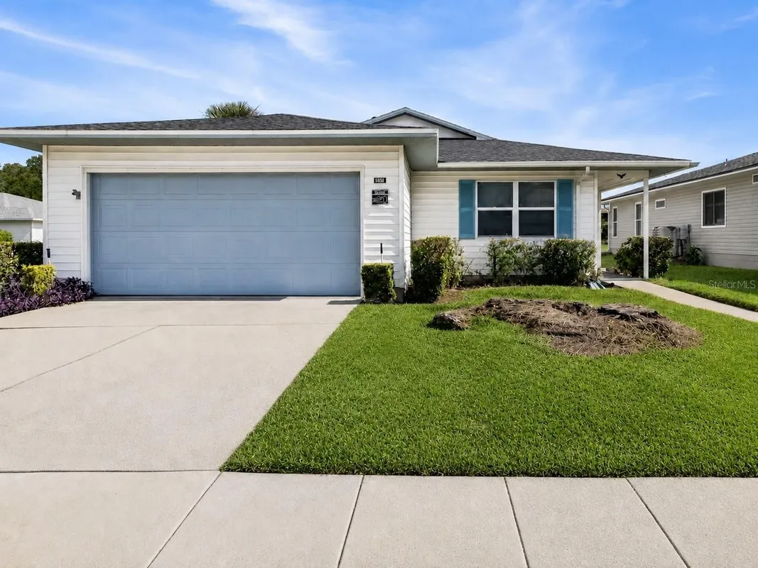Property Slideshow image 1 of 37 | 3433 glen abbey ln, Lakeland, FL, 33810