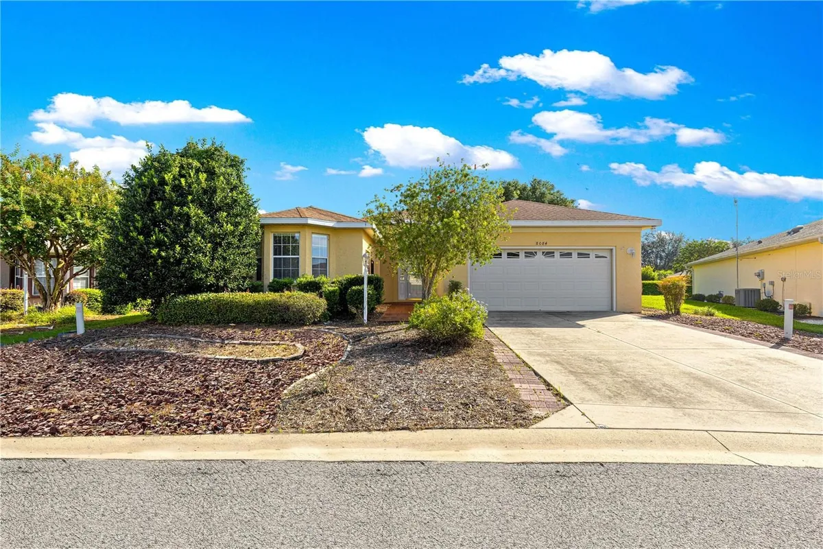 Property Slideshow image 1 of 37 | 8084 sw 81st loop, Ocala, FL, 34476