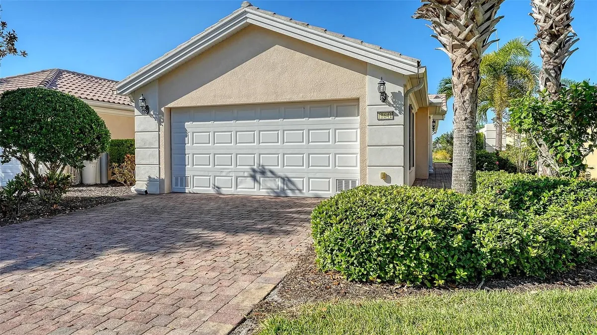 Property Slideshow image 1 of 51 | 11641 garessio ln, Sarasota, FL, 34238