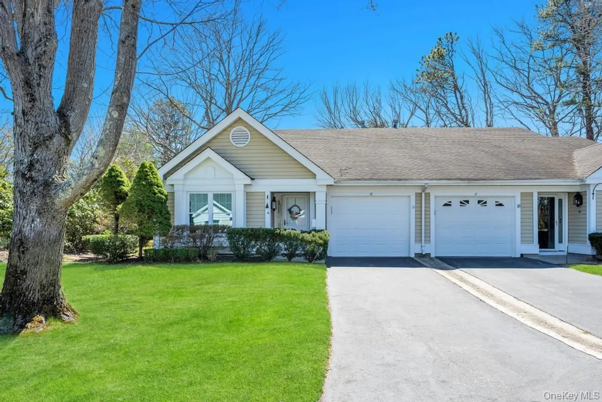 Property Slideshow image 1 of 33 | 12 baldwin ct, Brookhaven, NY, 11961