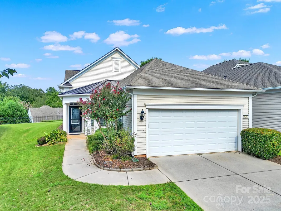 Property Slideshow image 1 of 39 | 16307 raven crest dr, Fort Mill, SC, 29707