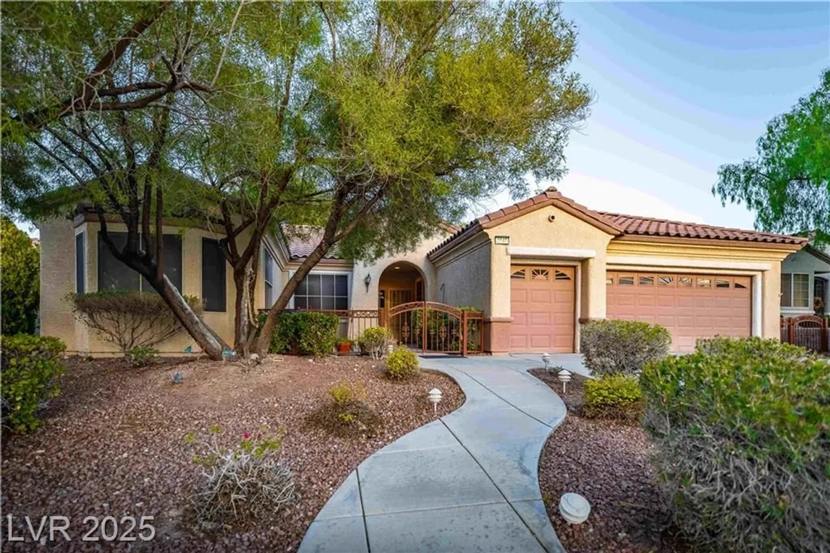 Property Slideshow image 1 of 41 | 2848 meadow park ave, Henderson, NV, 89052