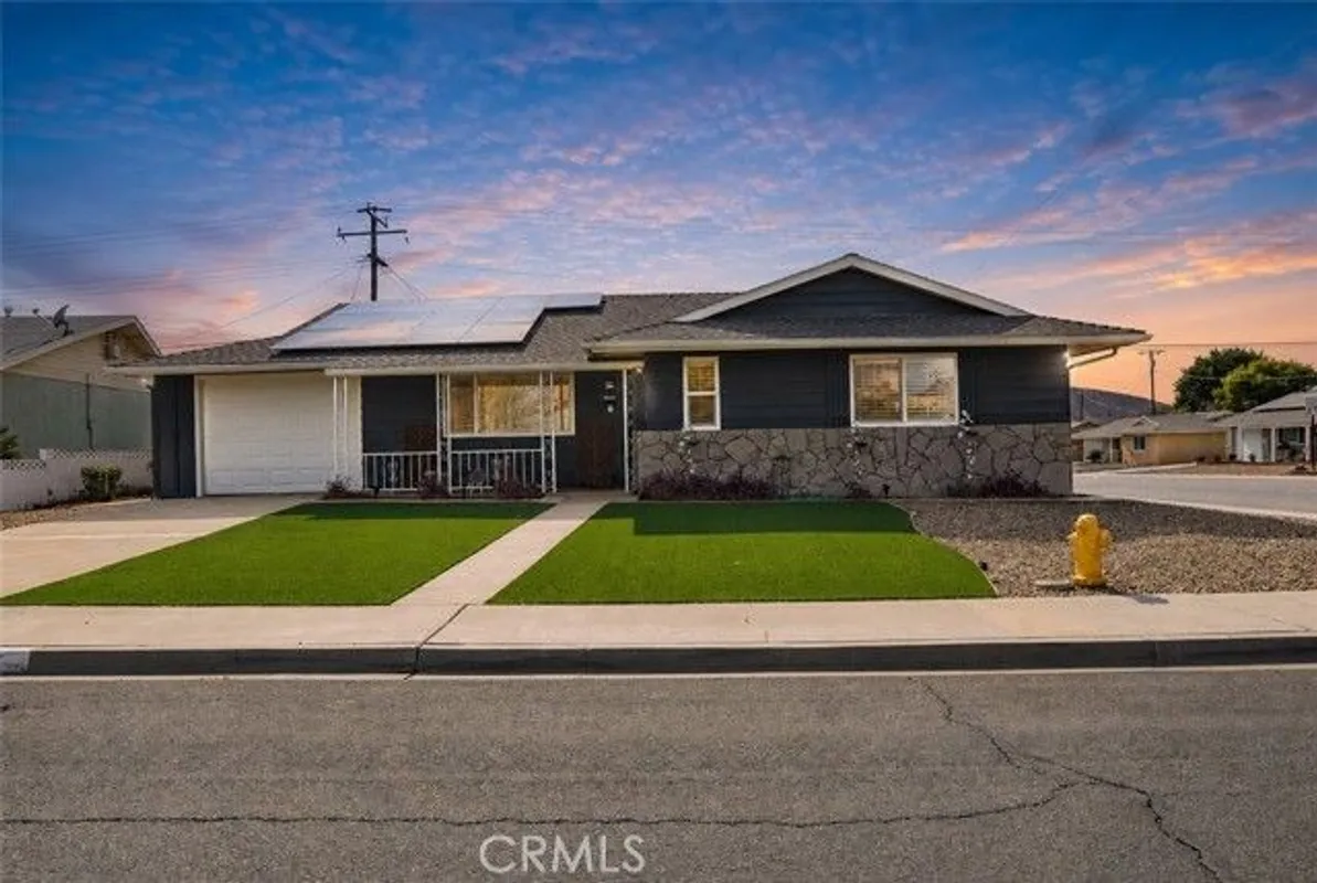 Property Slideshow image 1 of 27 | 28567 pebble beach dr dr, Sun City, CA, 92586