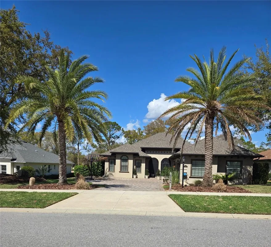 Property Slideshow image 1 of 63 | 5084 greens dr, Lady Lake, FL, 32159