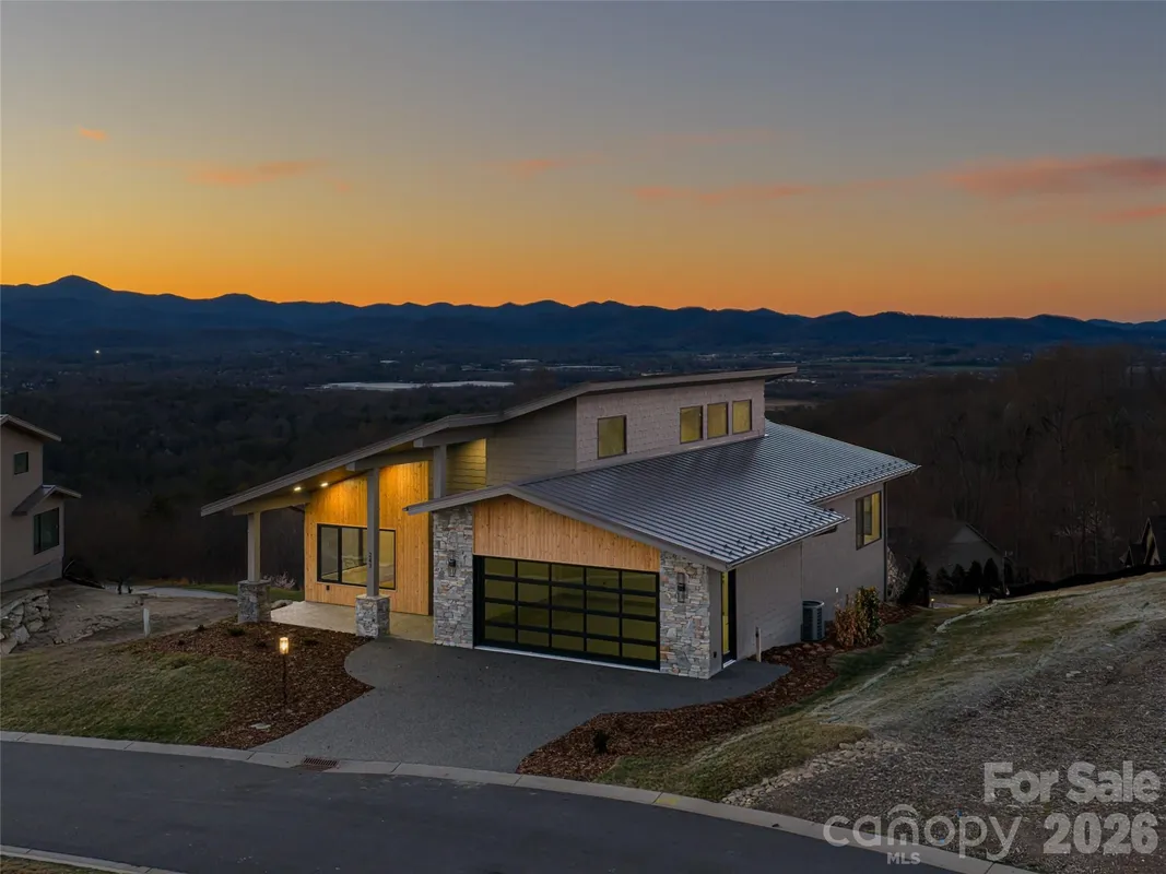 Property Slideshow image 1 of 48 | 247 coachman dr, Hendersonville, NC, 28791