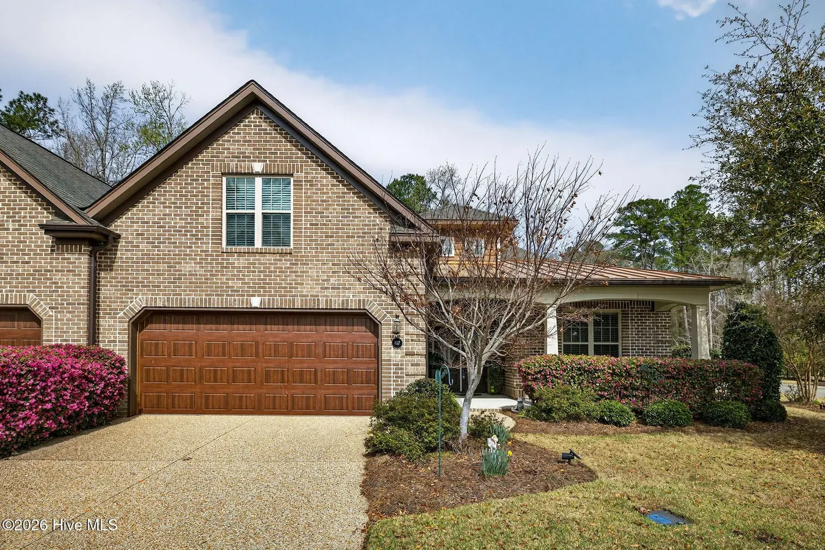 Property Slideshow image 1 of 38 | 637 jenoa loop, Castle Hayne, NC, 28429