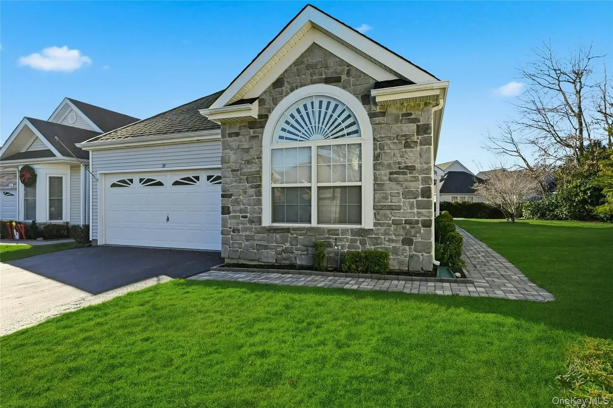 Property Slideshow image 1 of 30 | 10 sagaponack ct # 10, Ridge, NY, 11961