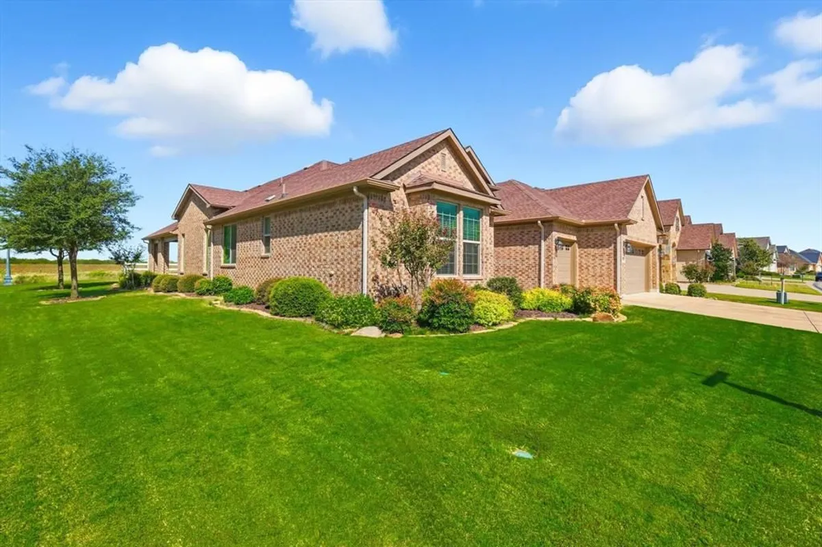 Property Slideshow image 1 of 37 | 11920 cinnamon dr, Denton, TX, 76207