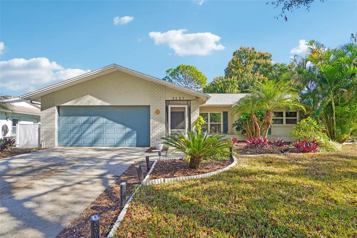 Property Slideshow image 1 of 40 | 2137 malcolm dr, Palm Harbor, FL, 34684