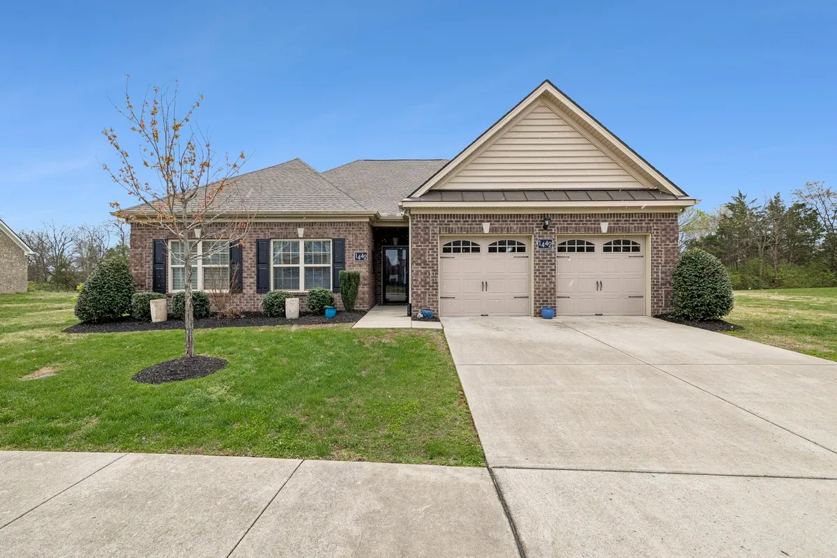 Property Slideshow image 1 of 28 | 1442 woodside dr, Lebanon, TN, 37087