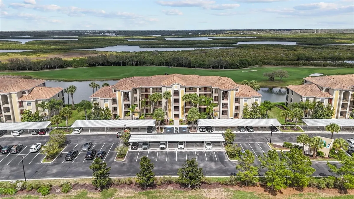 Property Slideshow image 1 of 40 | 7019 river hammock dr 406, Bradenton, FL, 34212