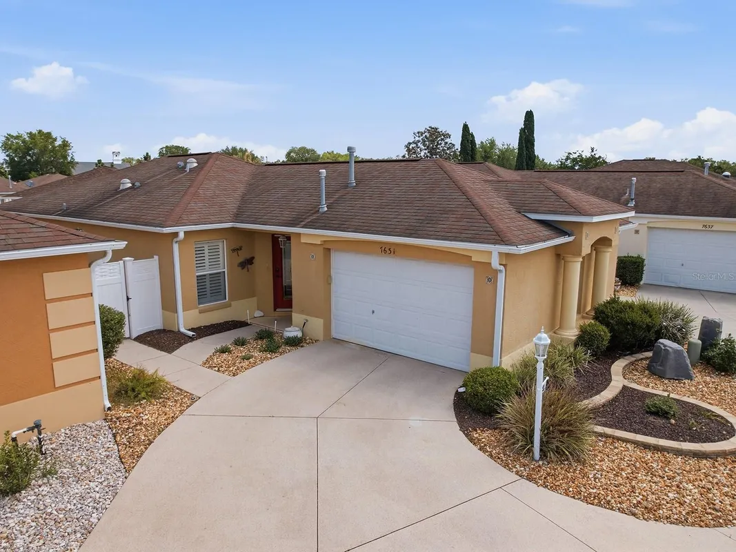 Property Slideshow image 1 of 34 | 7631 se 170th longview ln, The Villages, FL, 32162