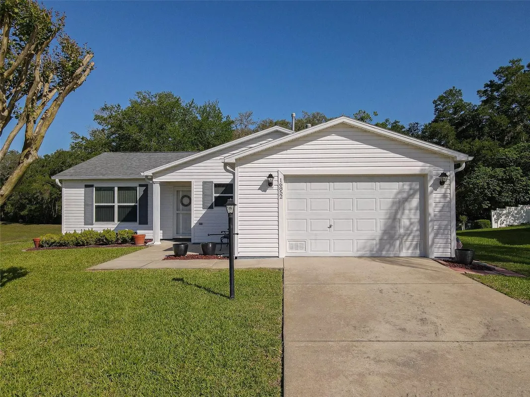 Property Slideshow image 1 of 73 | 16852 se 96th chapelwood cir, The Villages, FL, 32162