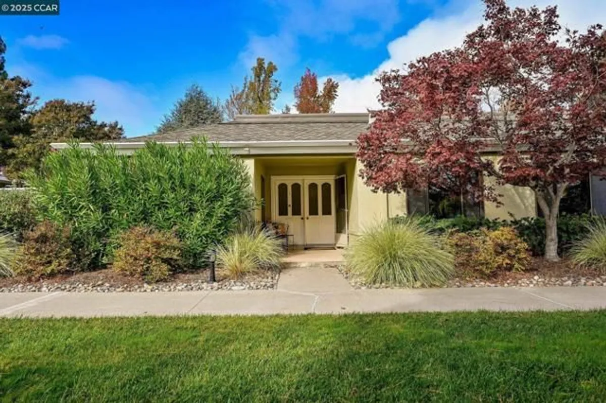 Property Slideshow image 1 of 40 | 1801 golden rain rd 3, Walnut Creek, CA, 94595
