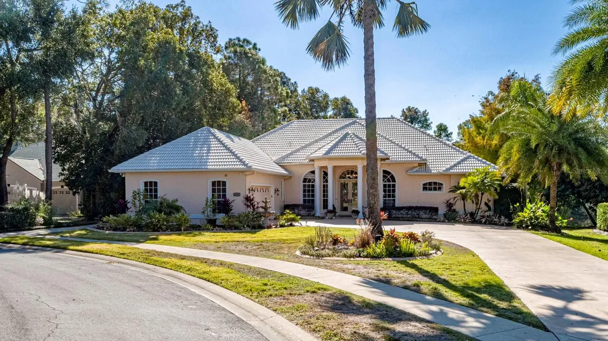 Property Slideshow image 1 of 64 | 5061 greenbriar trl, Mount Dora, FL, 32757