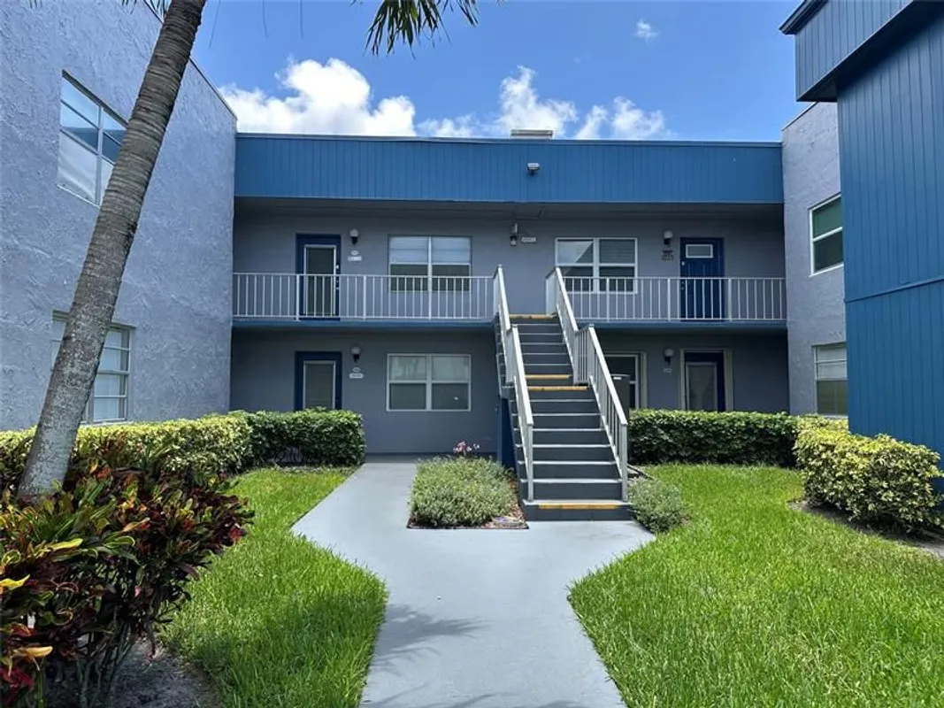 Property Slideshow image 1 of 37 | 710 flanders o # 710, Delray Beach, FL, 33484