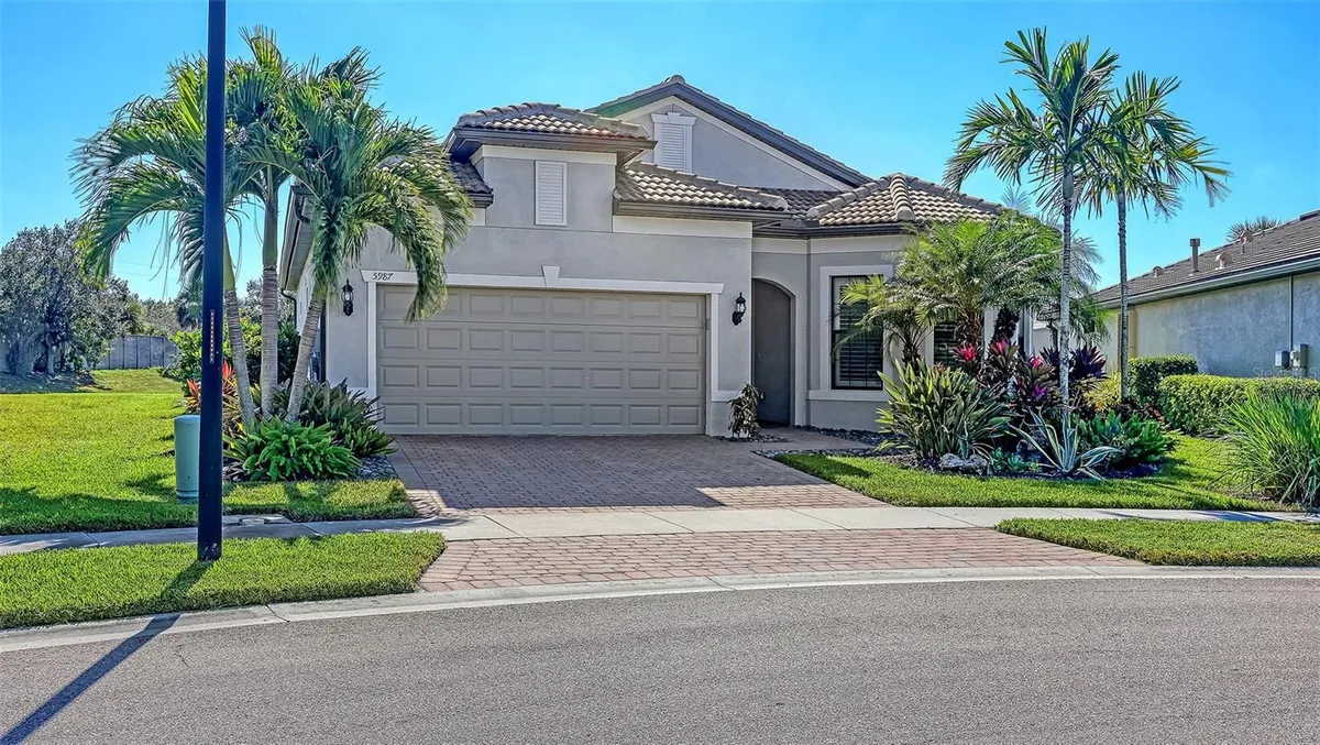 Property Slideshow image 1 of 46 | 5987 snowy egret dr, Sarasota, FL, 34238