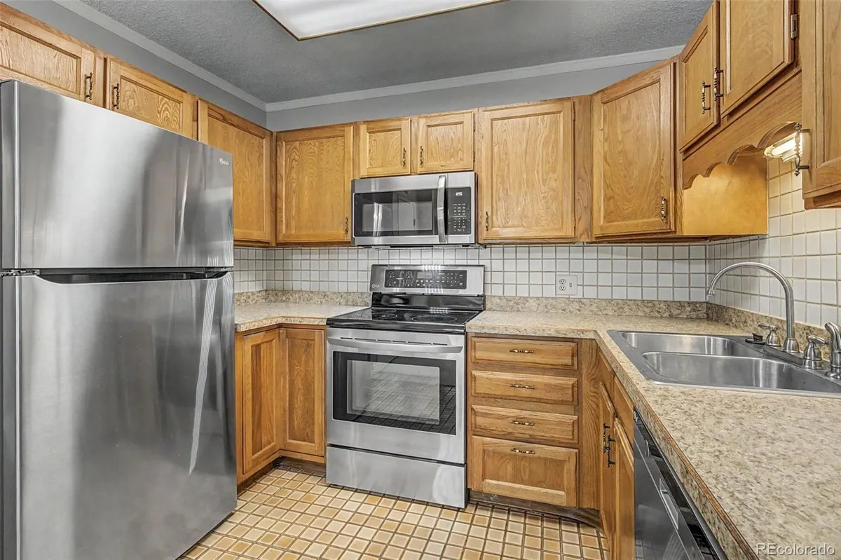 Property Slideshow image 1 of 50 | 13500 e cornell ave 205, Aurora, CO, 80014