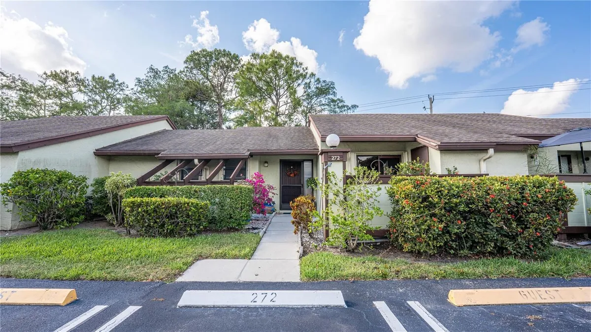 Property Slideshow image 1 of 38 | 272 beaver dam ct, Royal Palm Beach, FL, 33411