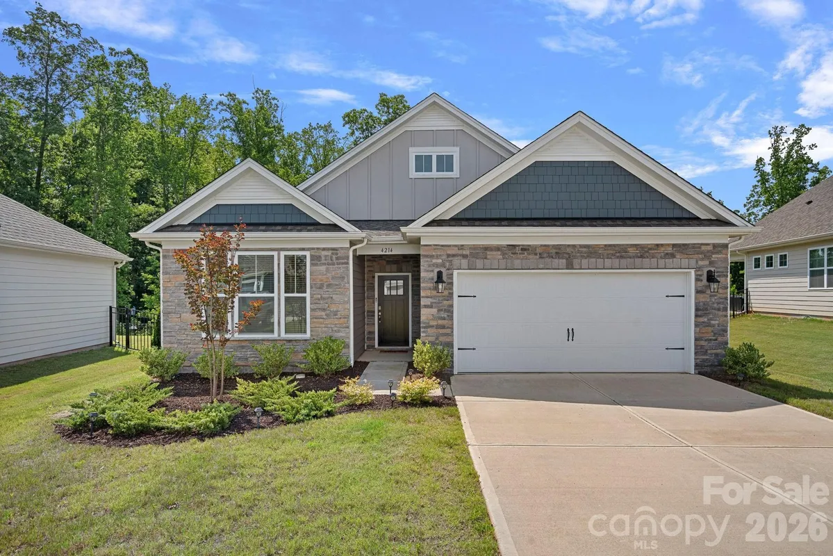 Property Slideshow image 1 of 30 | 4214 millstream rd, Denver, NC, 28037