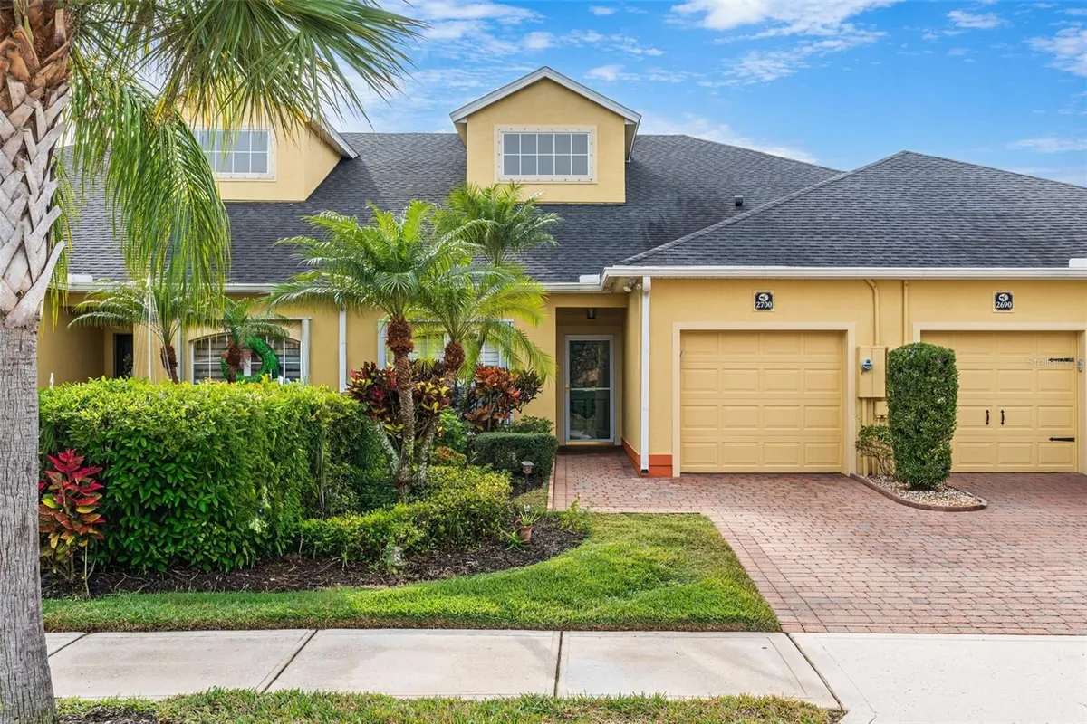 Property Slideshow image 1 of 54 | 2700 camberly cir, Melbourne, FL, 32940