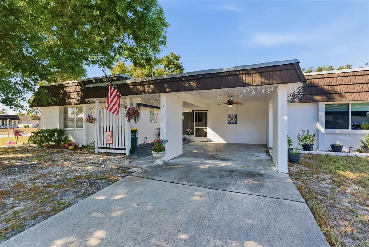 Property Slideshow image 1 of 50 | 1141 merle way # 14, Sarasota, FL, 34232