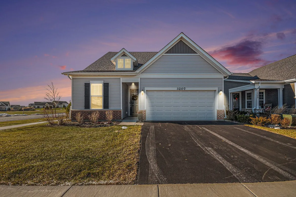 Property Slideshow image 1 of 40 | 3207 dove mountain dr, Aurora, IL, 60503