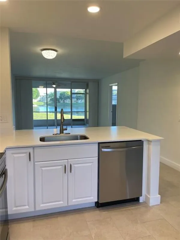 Property Slideshow image 1 of 27 | 5890 nw 64th ave apt 103, Fort Lauderdale, FL, 33319