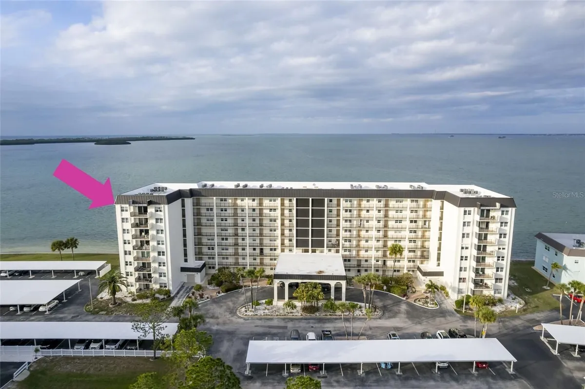 Property Slideshow image 1 of 36 | 9 haig pl 801, Dunedin, FL, 34698