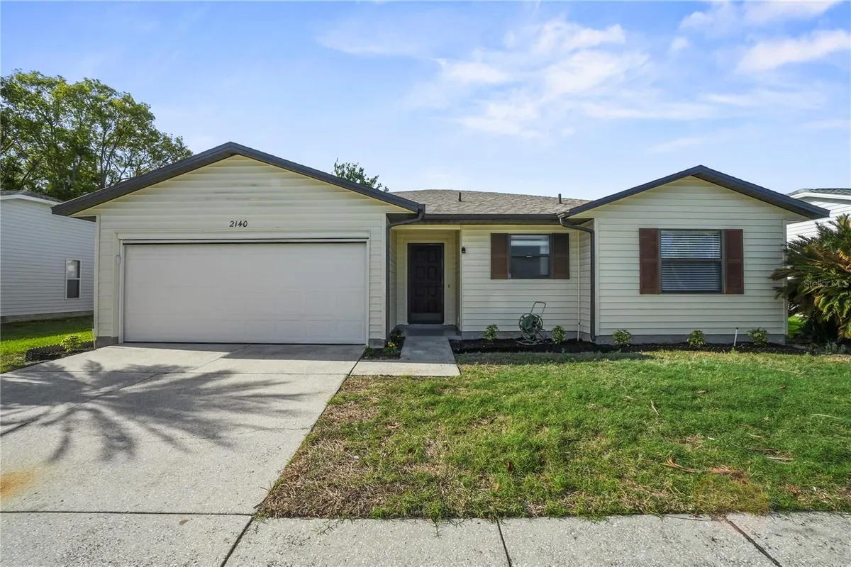 Property Slideshow image 1 of 35 | 2140 grand cypress dr, Lakeland, FL, 33810