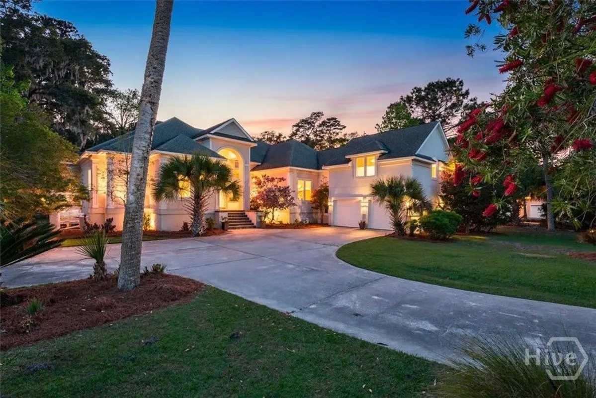 Property Slideshow image 1 of 43 | 9 oak glade ct, Savannah, GA, 31411