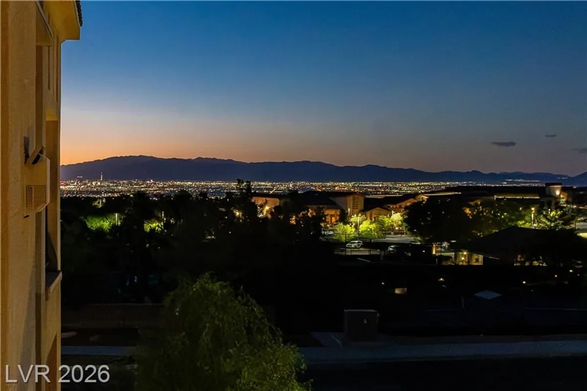 Property Slideshow image 1 of 65 | 2555 hampton rd 3308, Henderson, NV, 89052