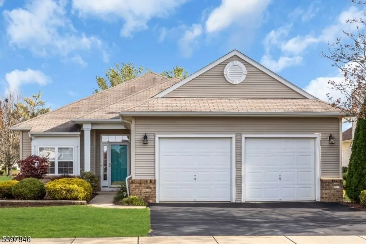 Property Slideshow image 1 of 49 | 6 margaux dr, Manchester Tw, NJ, 08759