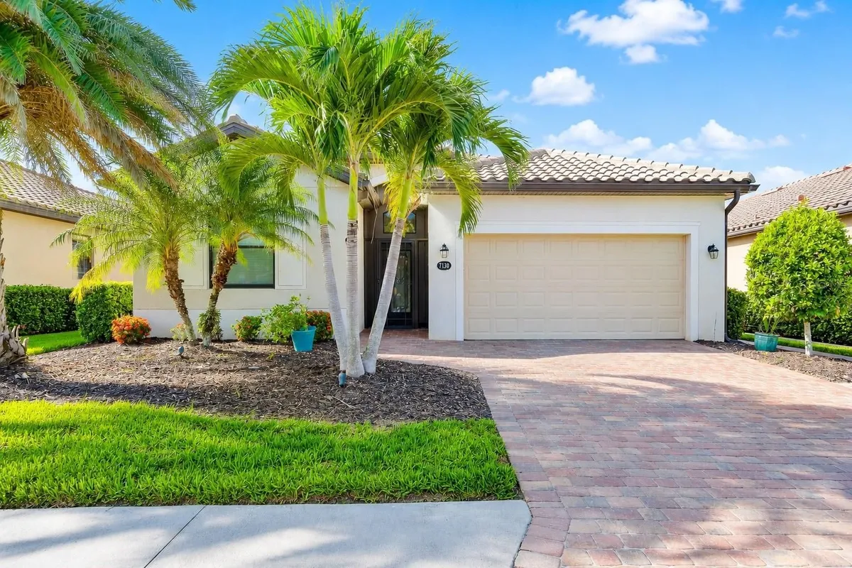 Property Slideshow image 1 of 79 | 7130 quiet creek dr, Bradenton, FL, 34212