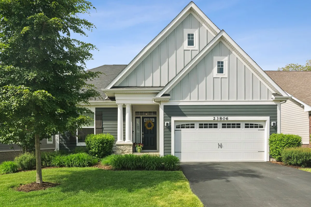Property Slideshow image 1 of 30 | 23806 n muirfield dr, Kildeer, IL, 60047