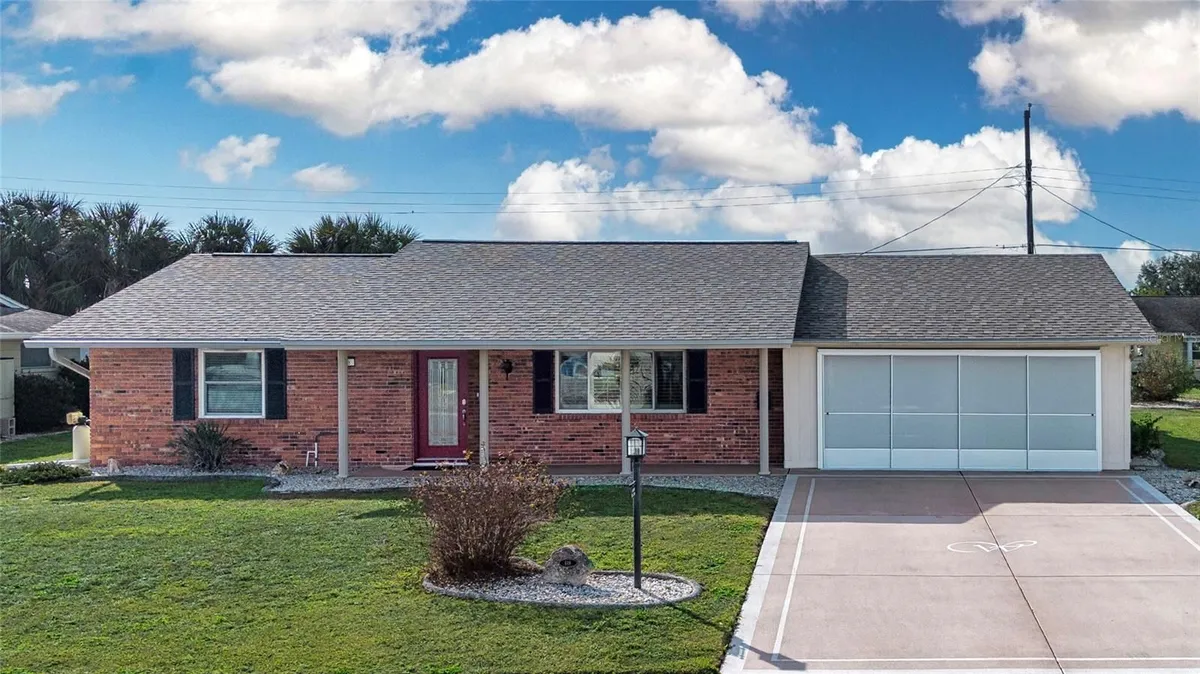 Property Slideshow image 1 of 32 | 618 oakmont ave, Sun City Center, FL, 33573