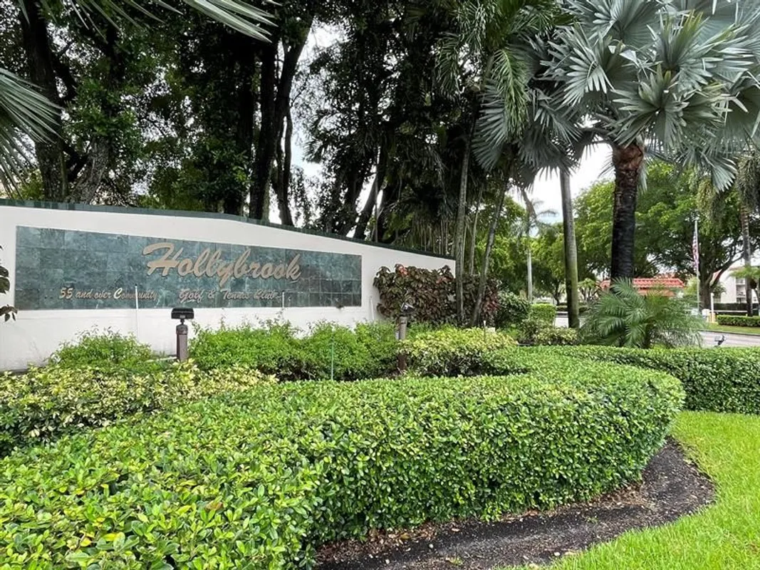 Property Slideshow image 1 of 99 | 361 s hollybrook dr 103, Pembroke Pines, FL, 33025
