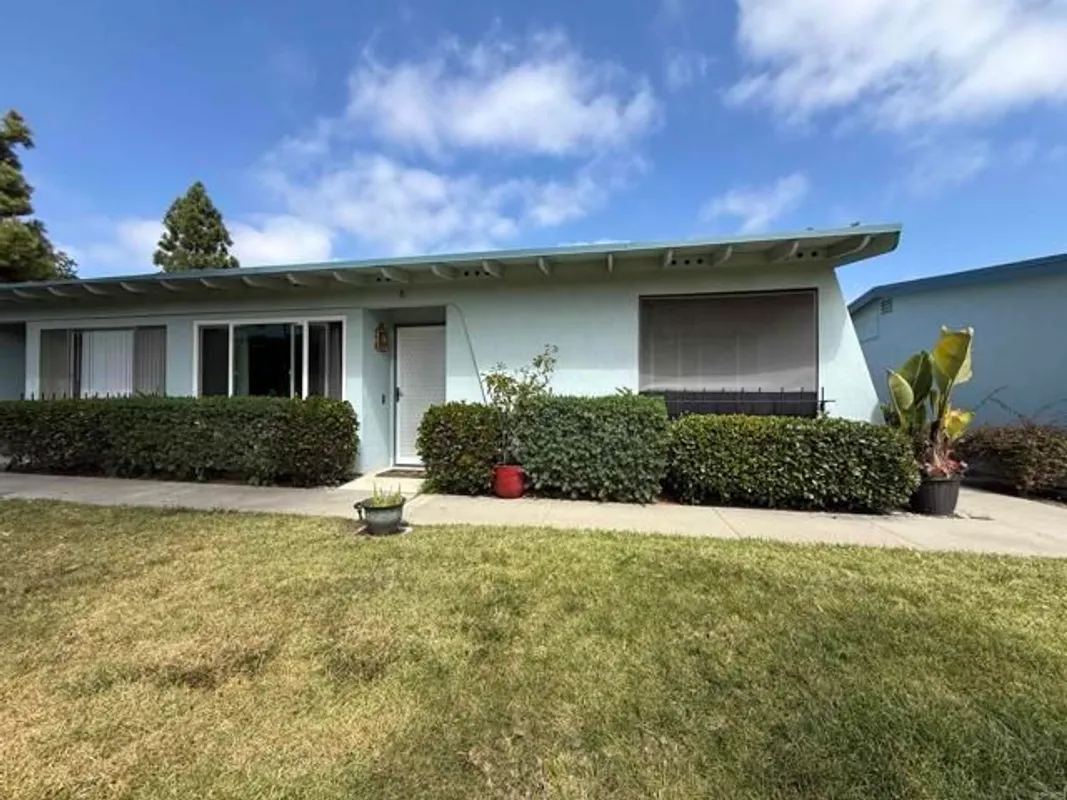 Property Slideshow image 1 of 55 | 3839 vista campana 8, Oceanside, CA, 92057