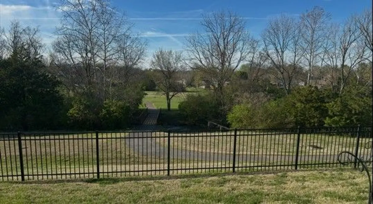 Property Slideshow image 1 of 35 | 395 devon chase hl 6501, Gallatin, TN, 37066