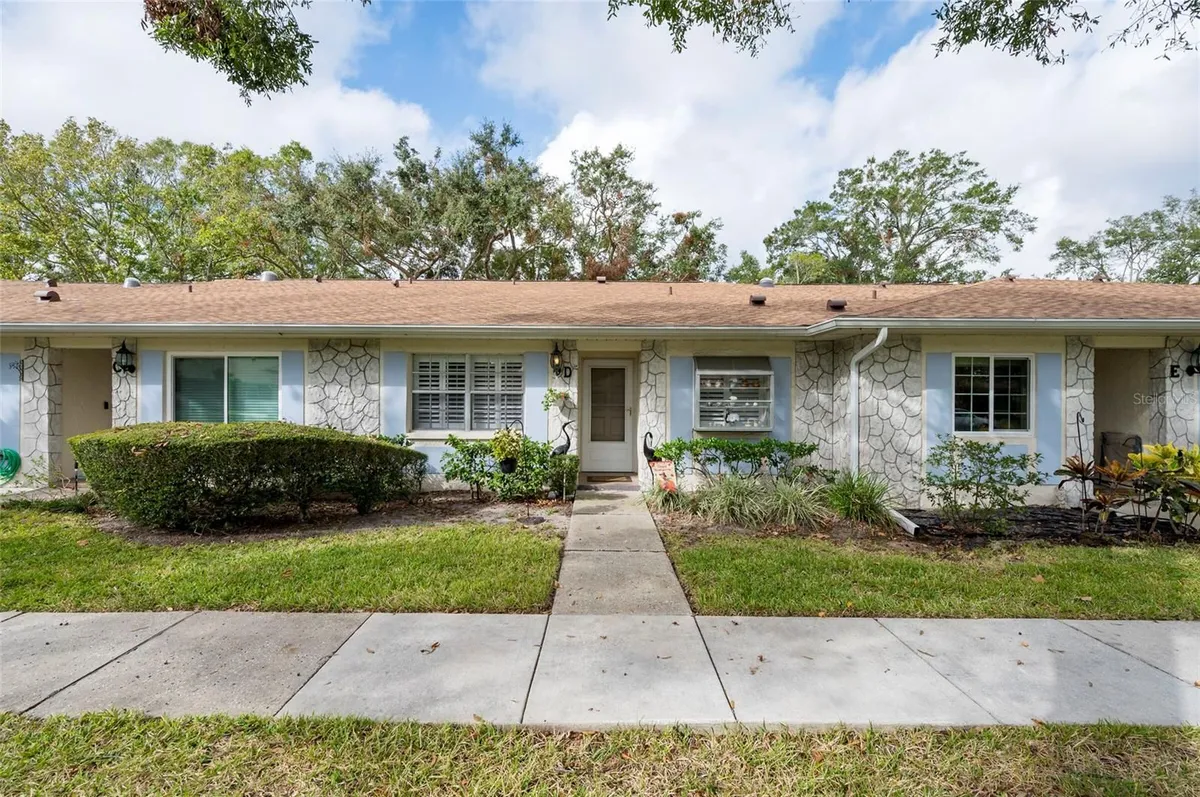 Property Slideshow image 1 of 22 | 2238 lark cir d, Palm Harbor, FL, 34684