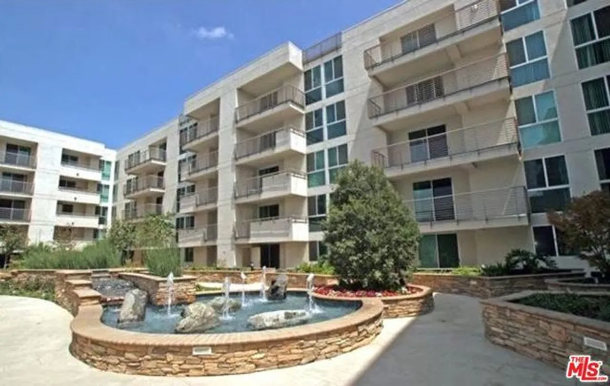 Property Slideshow image 1 of 45 | 267 s san pedro st 221, Los Angeles, CA, 90012