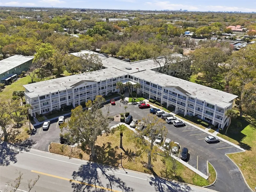 Property Slideshow image 1 of 25 | 2020 world parkway blvd 54, Clearwater, FL, 33763