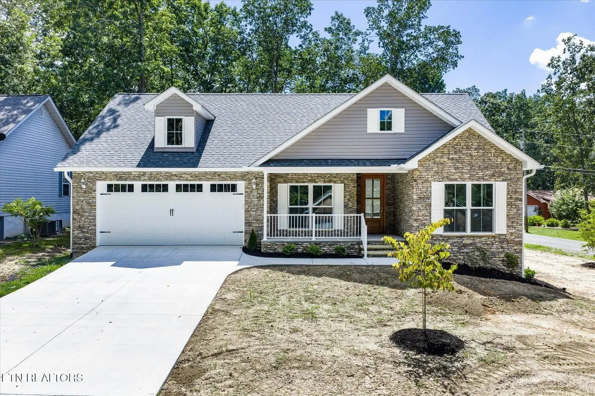 Property Slideshow image 1 of 43 | 145 lakeside dr, Crossville, TN, 38558