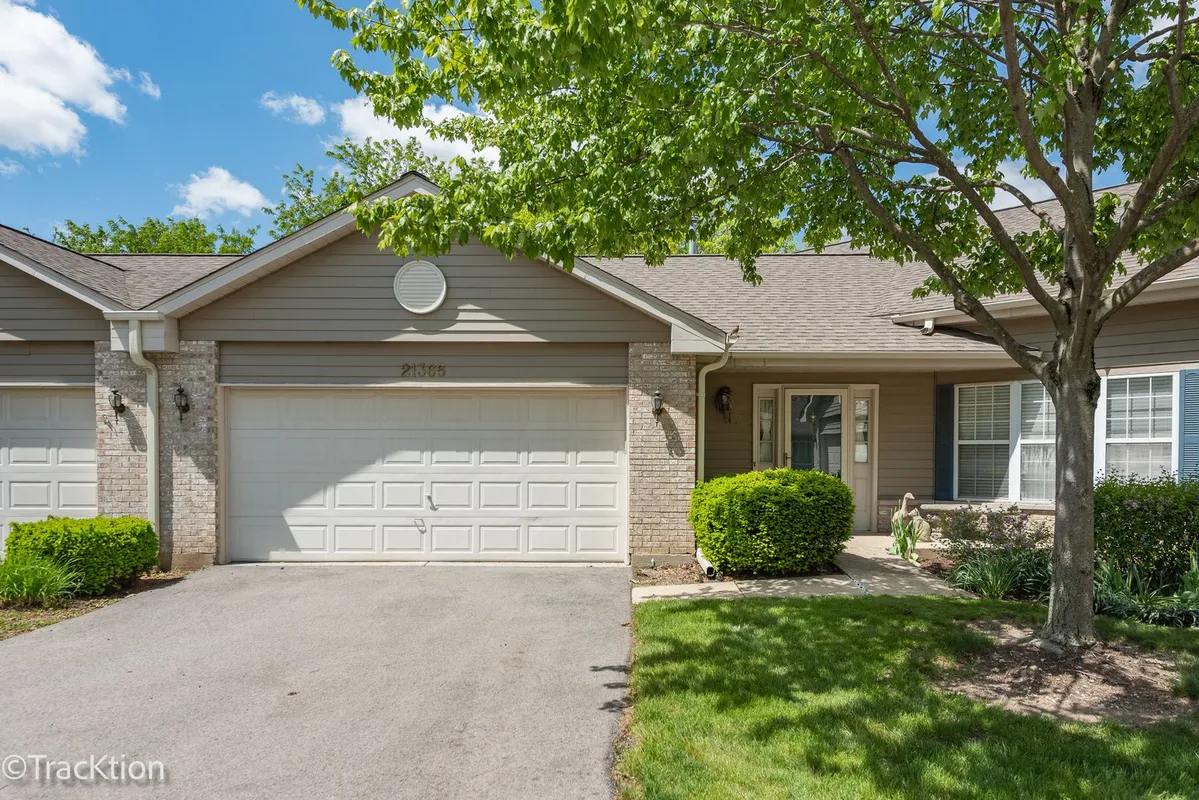 Property Slideshow image 1 of 26 | 21365 silktree cir, Plainfield, IL, 60544
